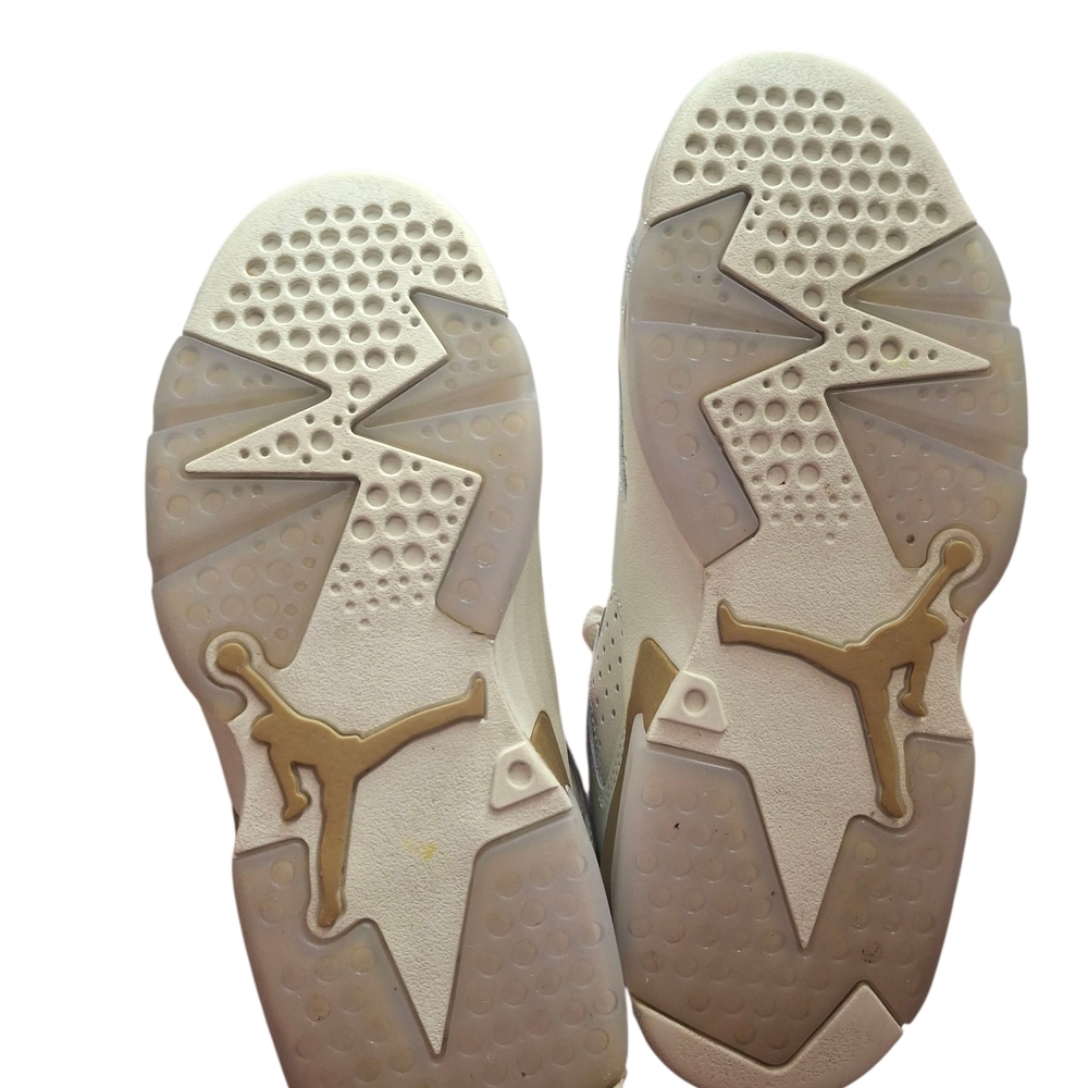Jordan Athletic Shoes in White and Gold - Picture 9 of 9